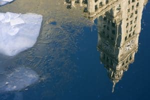 chicago-wrigley-building-winter