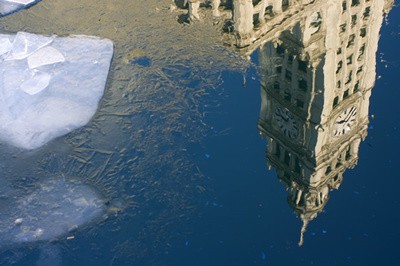 chicago-wrigley-building-winter